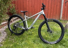 Orbea Laufey H-LTD – trail hardtail med Fox 34 & XT bak raceface fram – mycket fin storlek L