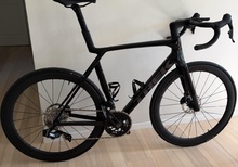 Trek Madone SL 6 AXS Gen 8 Gloss Dark Star/Matte Deep Smoke