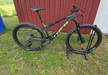 Trek SUPERCALIBER 9.7 SLR P1 Deep Smoke