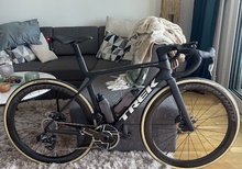 Nästan ny Trek Madone SLR Gen 8 – Storlek M