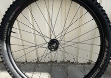 Nukeproof Neutron 27,5" framhjul + Schwalbe Magic Mary