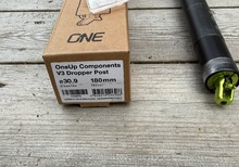 Oneup dropper v3 utan remote. 180mm drop.