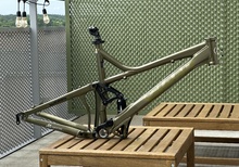 Giant Reign och White XC Overkill (Kolfiber)