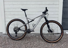 Orbea Oiz H10 TR (XL) i fint skick, Tubeless, Dropperpost