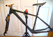 Cube Gtc carbon 27.5HT ramsats med FOX Factory framdämp