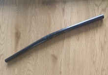 Styre och ställbar styrstam hybrid