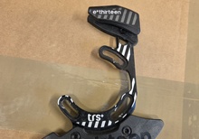 E13 kedjestyrare