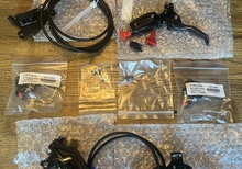 SRAM G2 Ultimate Gloss black bromsar komplett fram och bak