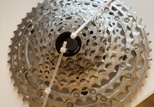 12 delad kassett (Shimano), bromsskivor och sadel
