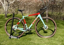 BH Gravel Evo X 4.0 – kolfiber, GRX Di2, Vision TC30, ca 9 kg, mycket fint skick