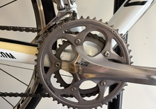 Shimano 105 / 5700 10 växlad grupp och Fulcurum Racing 7 hjul för fälgbroms