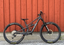 Canyon Spectral CF7 - fint skick - uppgraderad - 17,5 mil.
