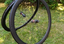 Lightbicycle AR46 hjulset, DTswiss 240s, Sapim CX ray