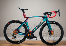 Trek Madone SLR 9 Chroma ultra-iridescent limited edition - extremt påkostad