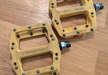 Triple Eight platta pedaler