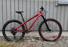 Custombyggd cykel med Dartmoor-ram.