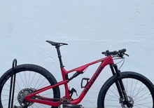 Allebike Majestic FS Facelift Team edition