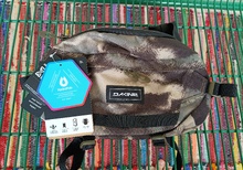 Dakine hot laps 5l hip pack.