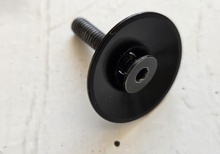 Specialized topcap + datorfäste