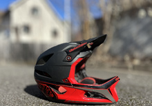 Troy Lee Designs Stage MIPS Full Face Helmet (Black/Red) storlek 60-63 cm (XL/XXL)