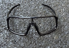 Oakley Sutro svarta med photochromic lins