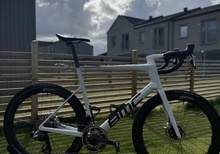 BMC Teammachine SLR 01 – SRAM Red AXS – Zipp 454 NSW – storlek 61