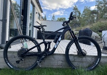 2022 GT Sensor Carbon Elite L