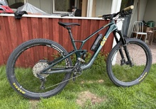 GT Sensor Carbon Large 29” 2024 med T-Type AXS elväxlar