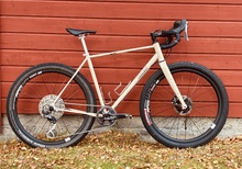 GRX 11s Garbaruk groupset. DT Swiss 650b hjul. Duke racing 700c kolfiberhjul. 