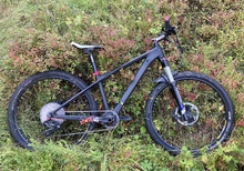 Barn-MTB 26" kolfiber och luftgaffel