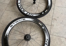 Reynolds Strike carbon hjulset racer 28” svart/vit