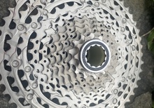 Deore-kassett 12v, stänkskärm, SPD-cleats, Renthal Apex
