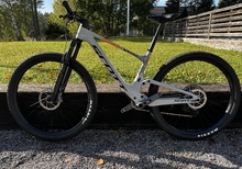 Scott Spark Team Issue 2025 storlek M
