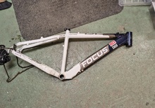 Dirtram bortskänkes. Focus kokanee typ 2004. 26" strl M. 