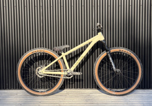 Canyon Stitched 360 CLLCTV dirtjumper